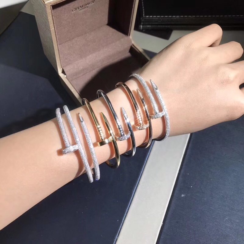 how to wear juste un clou bracelet