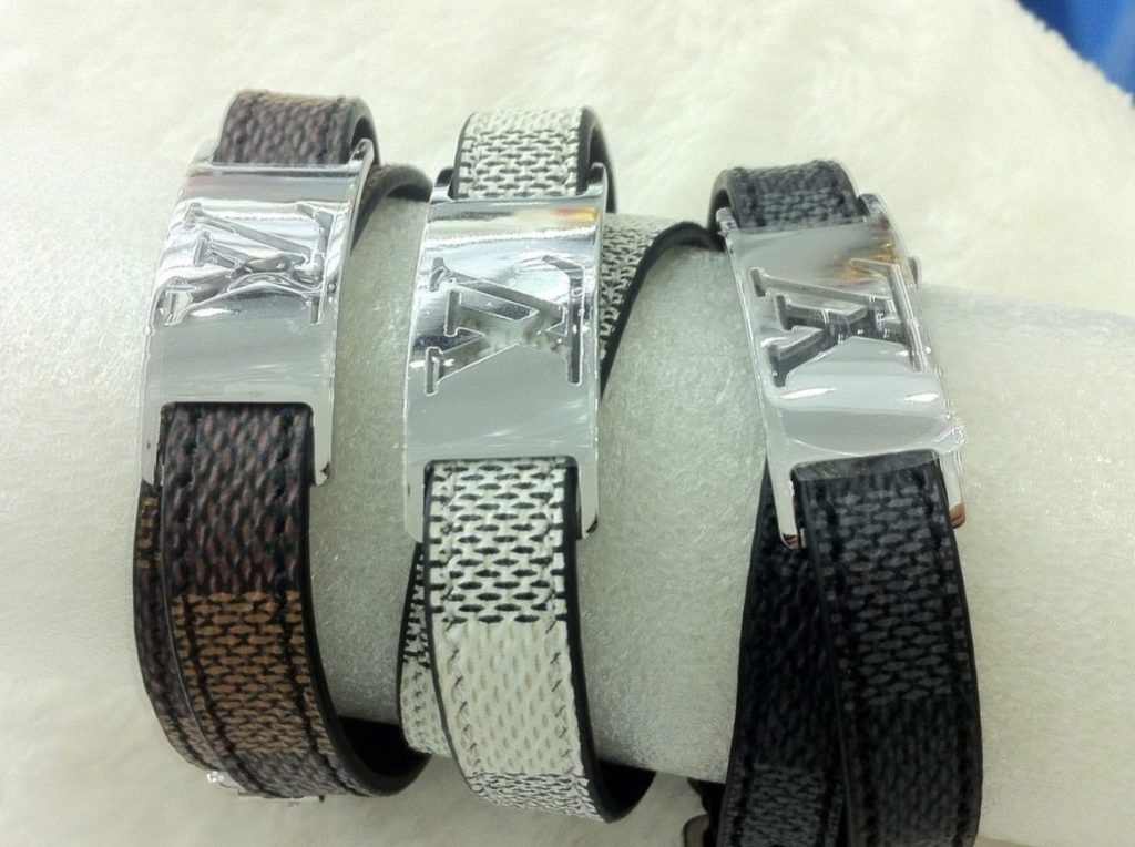 Louis Vuitton DAMIER Sign It Bracelet (M6623E)